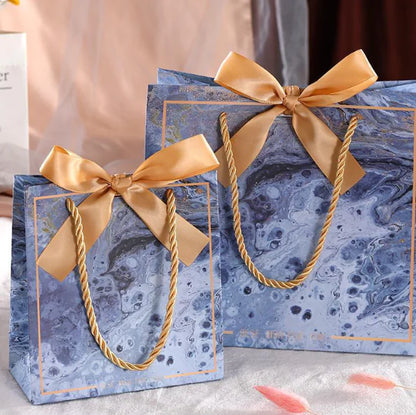 1x Premium-Geschenktüte Inklusive