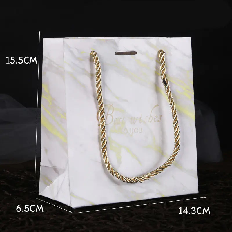 1x Premium-Geschenktüte Inklusive